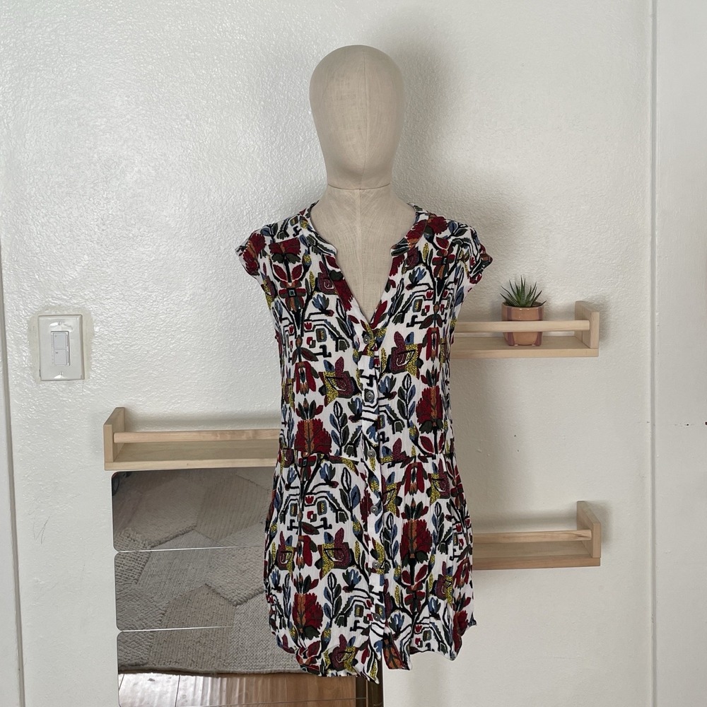Fun 2‎ Fun V Neck Blouse White Top Floral Sleeveless Rayon Tee Medium